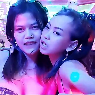 Ταϊλανδέζα pattaya bargirls διαφορετικό φίλημα (10 Οκτωβρίου 2020, pattaya)